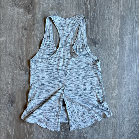 Lululemon Salute the Sun Tank - Picture 4 of 4